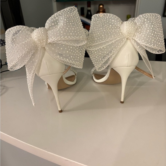 Steve Madden Benni white bow bridal heels size 8 - Picture 2 of 3